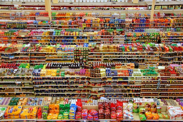 Ep 18: Fixing Our Food System with Author Robyn O'Brien ("The Unhealthy Truth")